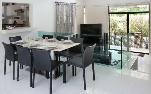 Villa Kamala Regent 4 Bedrooms