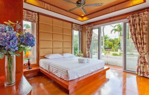 Luxury Thai Villa With Very Beautiful Private Pool