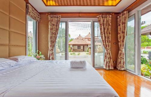 Luxury Thai Villa With Very Beautiful Private Pool