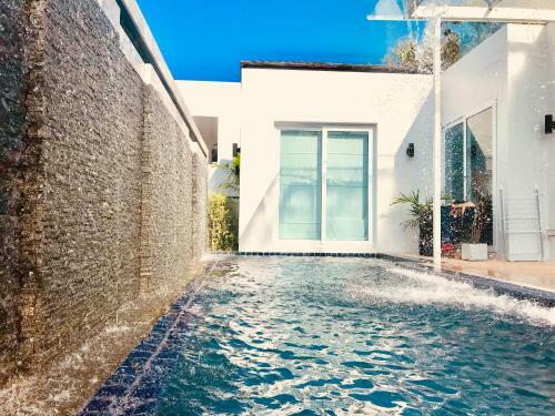 Phuket Mountain View 2br Waterfall Pool Villa In Kamala