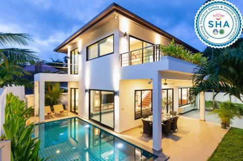 Villa White Pool