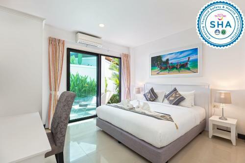 Villa White Pool