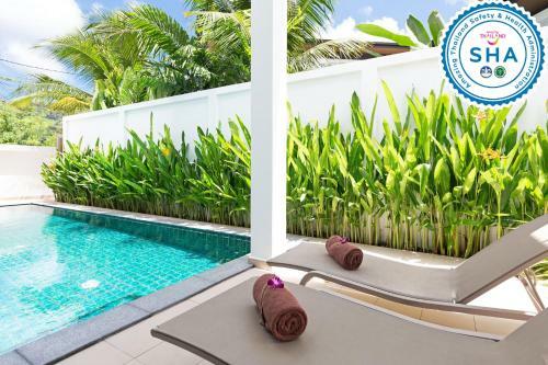 Villa White Pool
