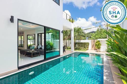 Villa White Pool