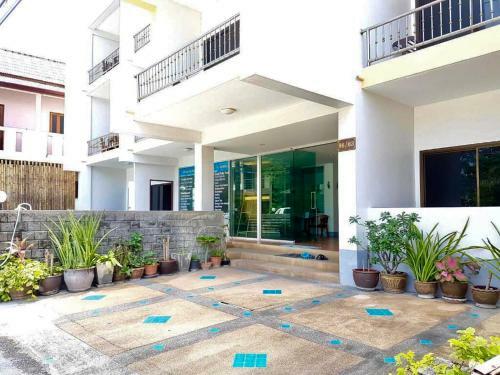 Hotel Deng's Kamala Beach Guesthouse