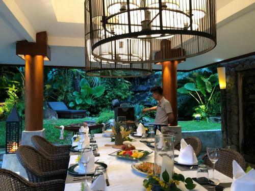 Villa In The Garden, Surin Beach With Private Spa.