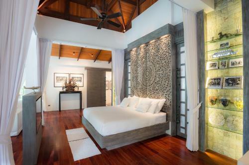 Villa In The Garden, Surin Beach With Private Spa.
