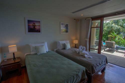 Luxury 5 Bedrooms Villa With Seaview Infinity Pool Overlooking Surin Beach