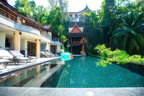 Luxury 5 Bedrooms Villa With Seaview Infinity Pool Overlooking Surin Beach