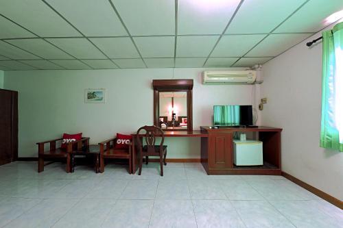 Oyo 468 Dumrong Town Hotel