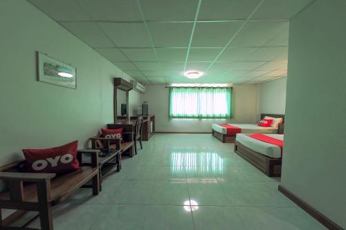 Oyo 468 Dumrong Town Hotel