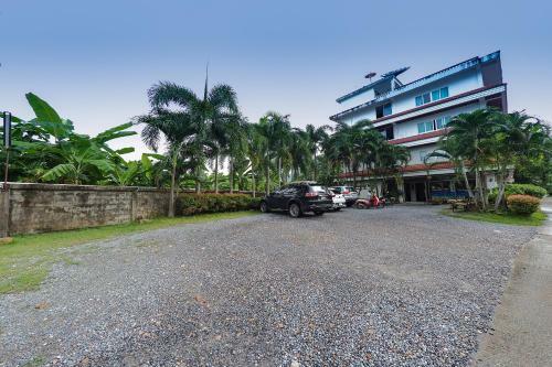 Oyo 468 Dumrong Town Hotel