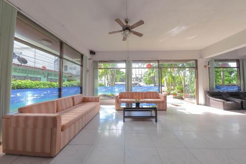 Oyo 468 Dumrong Town Hotel