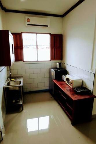 Number Six House For Up To 4 Guests