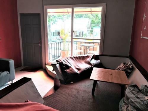 Red Samed Party House