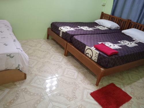 Hostal Samet Big Marley