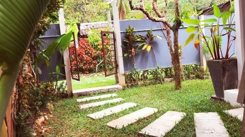 Baan Hinlad Home And Hostel