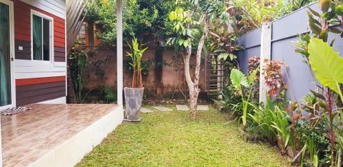 Baan Hinlad Home And Hostel