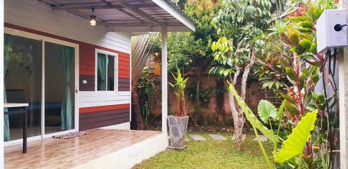 Baan Hinlad Home And Hostel