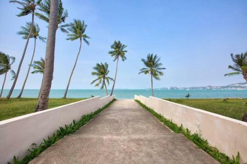 3 Bedroom Beach Pool Villa