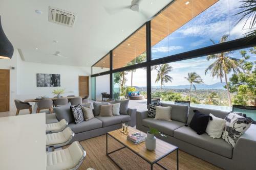 Villa Azure Waters 4bdrm Stunning View