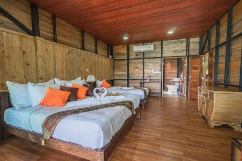 Hotel Chareena Hill Beach Resort