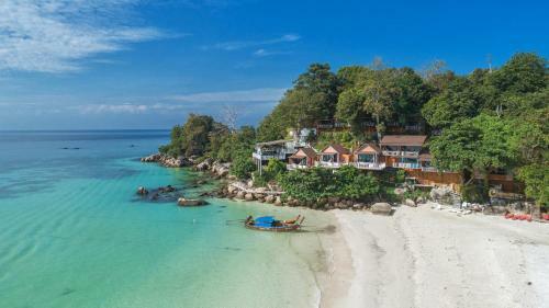 Hotel Chareena Hill Beach Resort