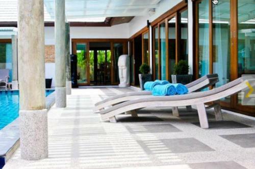 3 Bedroom Villa - Just 3 Minutes Walk To The Beach