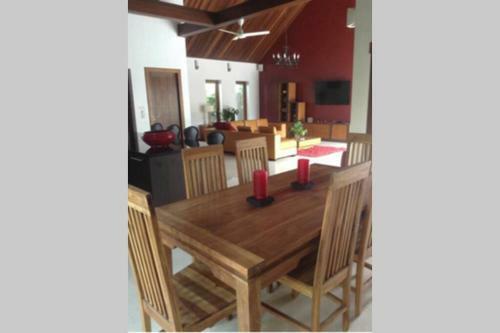 3 Bedroom Villa - Just 3 Minutes Walk To The Beach
