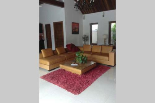 3 Bedroom Villa - Just 3 Minutes Walk To The Beach