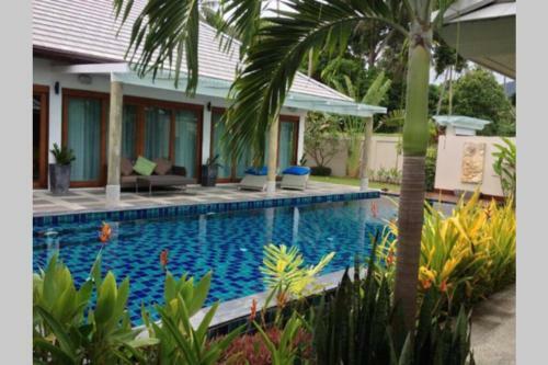 3 Bedroom Villa - Just 3 Minutes Walk To The Beach