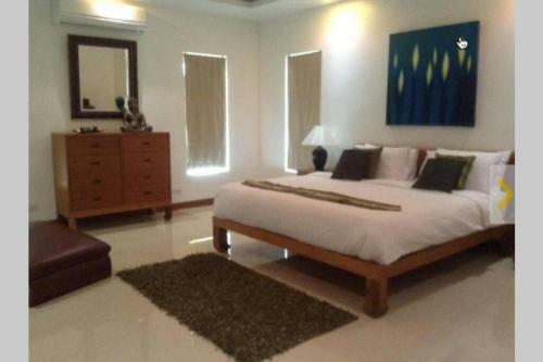 3 Bedroom Villa - Just 3 Minutes Walk To The Beach