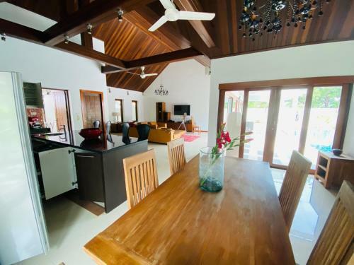 3 Bedroom Villa - Just 3 Minutes Walk To The Beach
