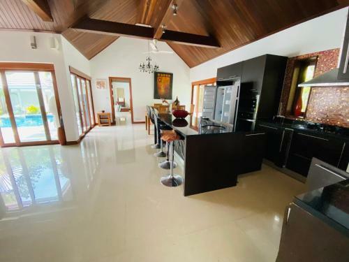 3 Bedroom Villa - Just 3 Minutes Walk To The Beach