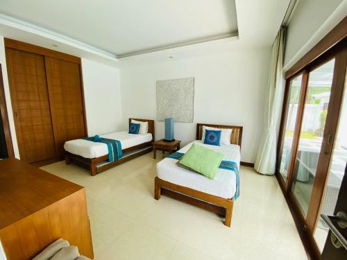 3 Bedroom Villa - Just 3 Minutes Walk To The Beach