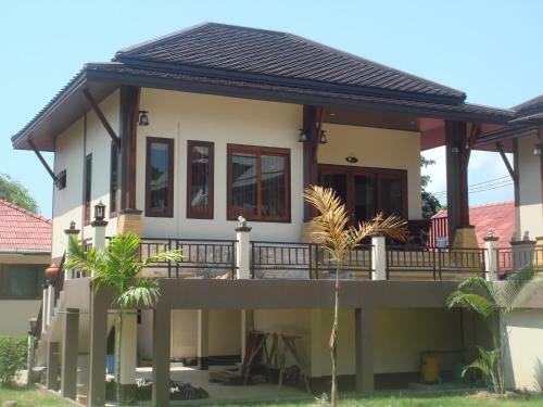 Hostal Niracha Chaweng House