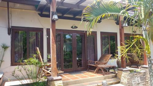 Hostal Niracha Chaweng House