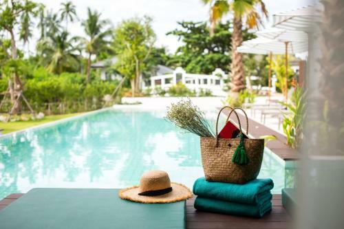 Hotel The Canale Samui Resort - Sha Extra Plus