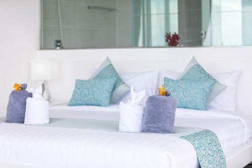 Emerald Villa 3 Br Sea Views