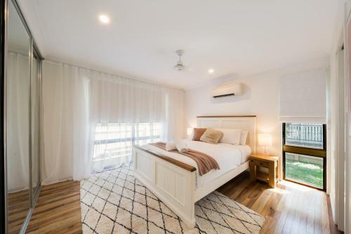 Beach House On Main- Airlie Beach