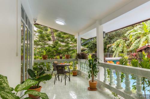 Private Poolvilla Mit Wasserfall