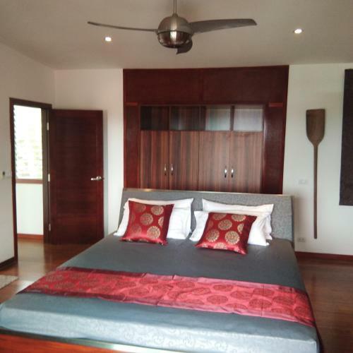 Stunning Villa With Ocean Views And Free Car