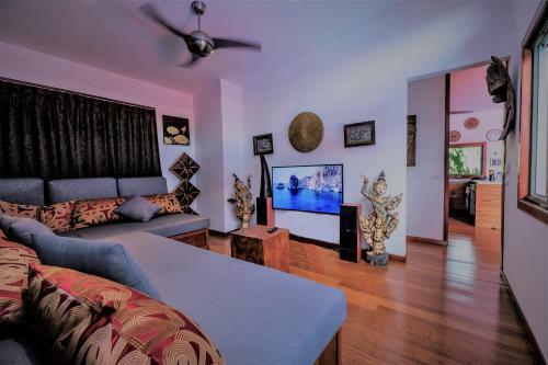 Stunning Villa With Ocean Views And Free Car