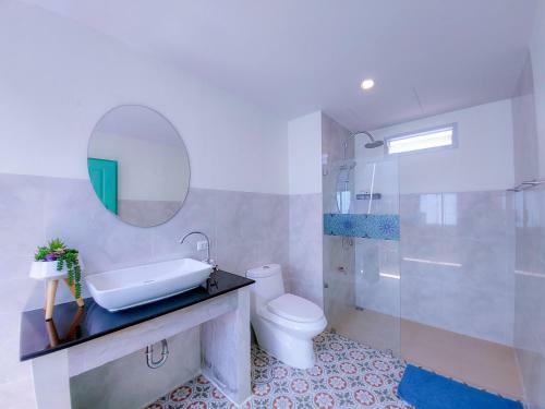Rad Hut Pool Villa