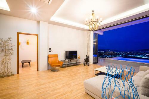 Villa Nakara Hill Phuket