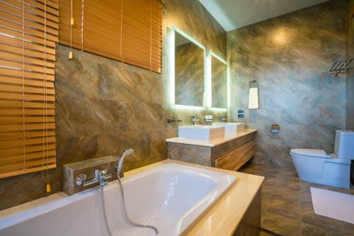 Villa Nakara Hill Phuket