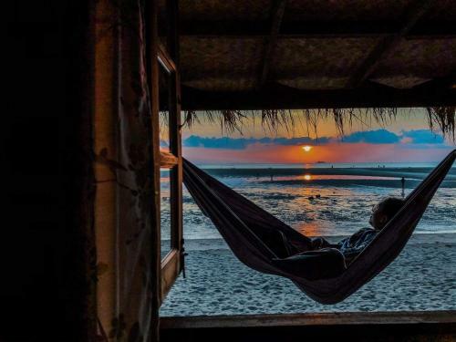 Hotel Castaway Beach Bungalows