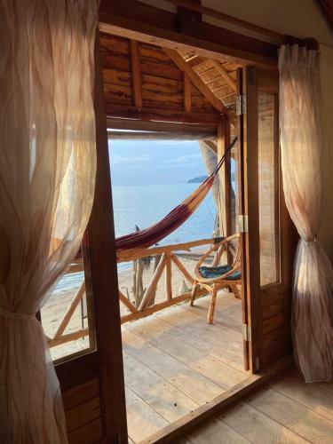 Hotel Castaway Beach Bungalows
