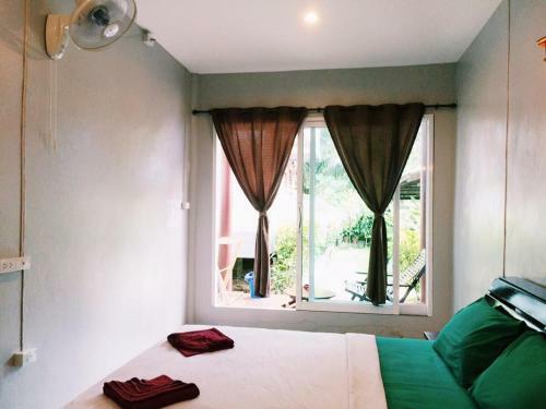 Posada Maehaad Garden Inn