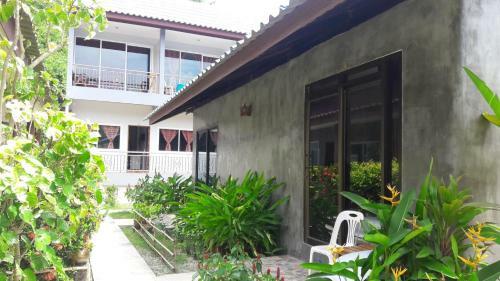 Posada Maehaad Garden Inn